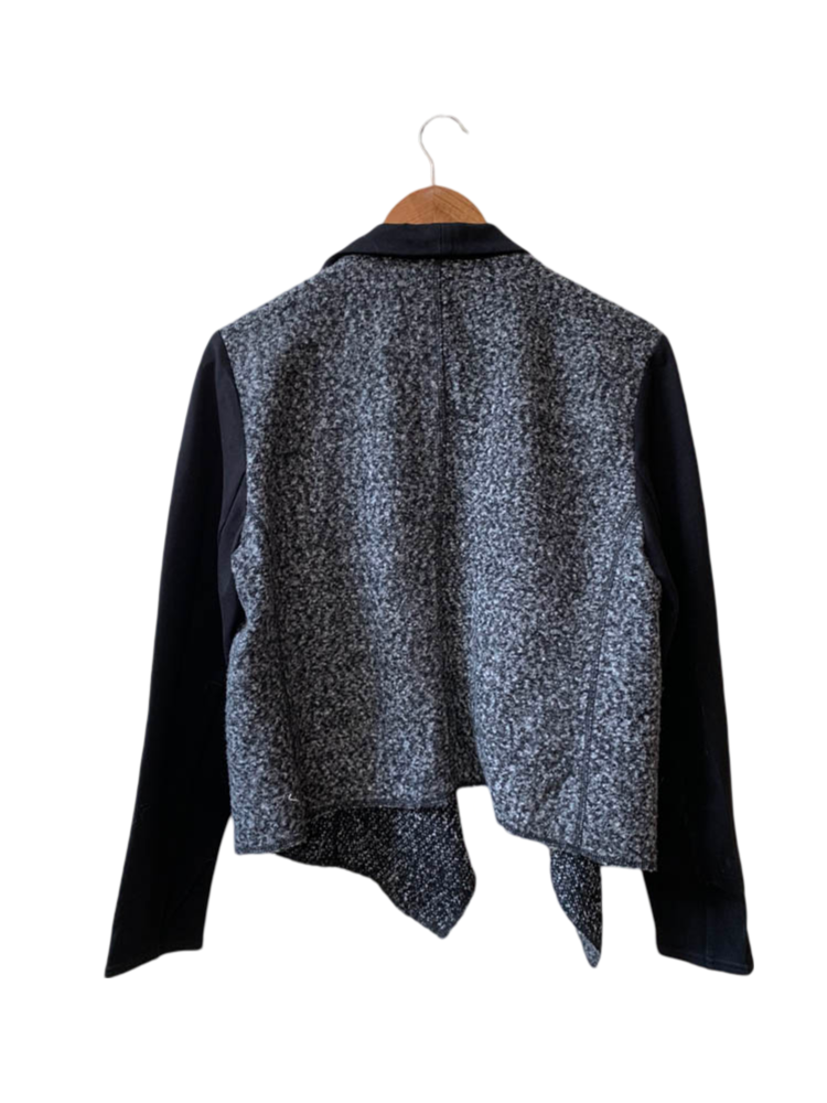 PLN-34628 WHITE HOUSE BLACK MARKET )